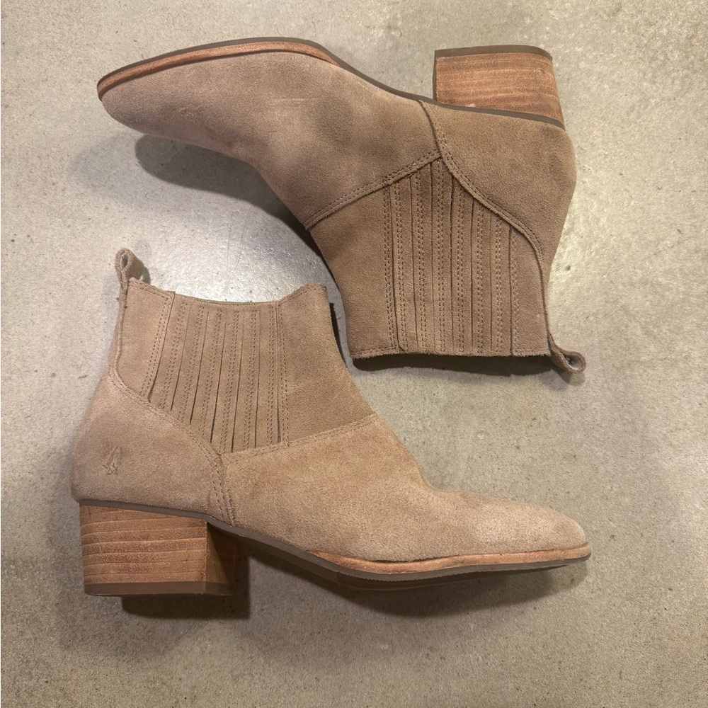 🍄 Hush puppies Tan Suede Ankle Boots